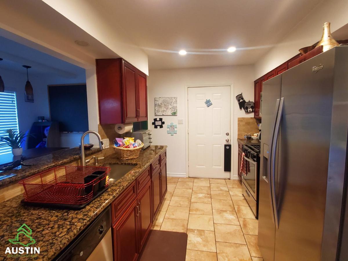 Austin Uncommon Room Rentals Exterior photo