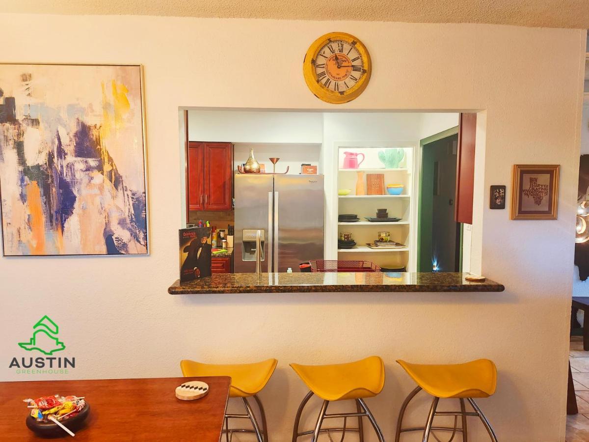 Austin Uncommon Room Rentals Exterior photo