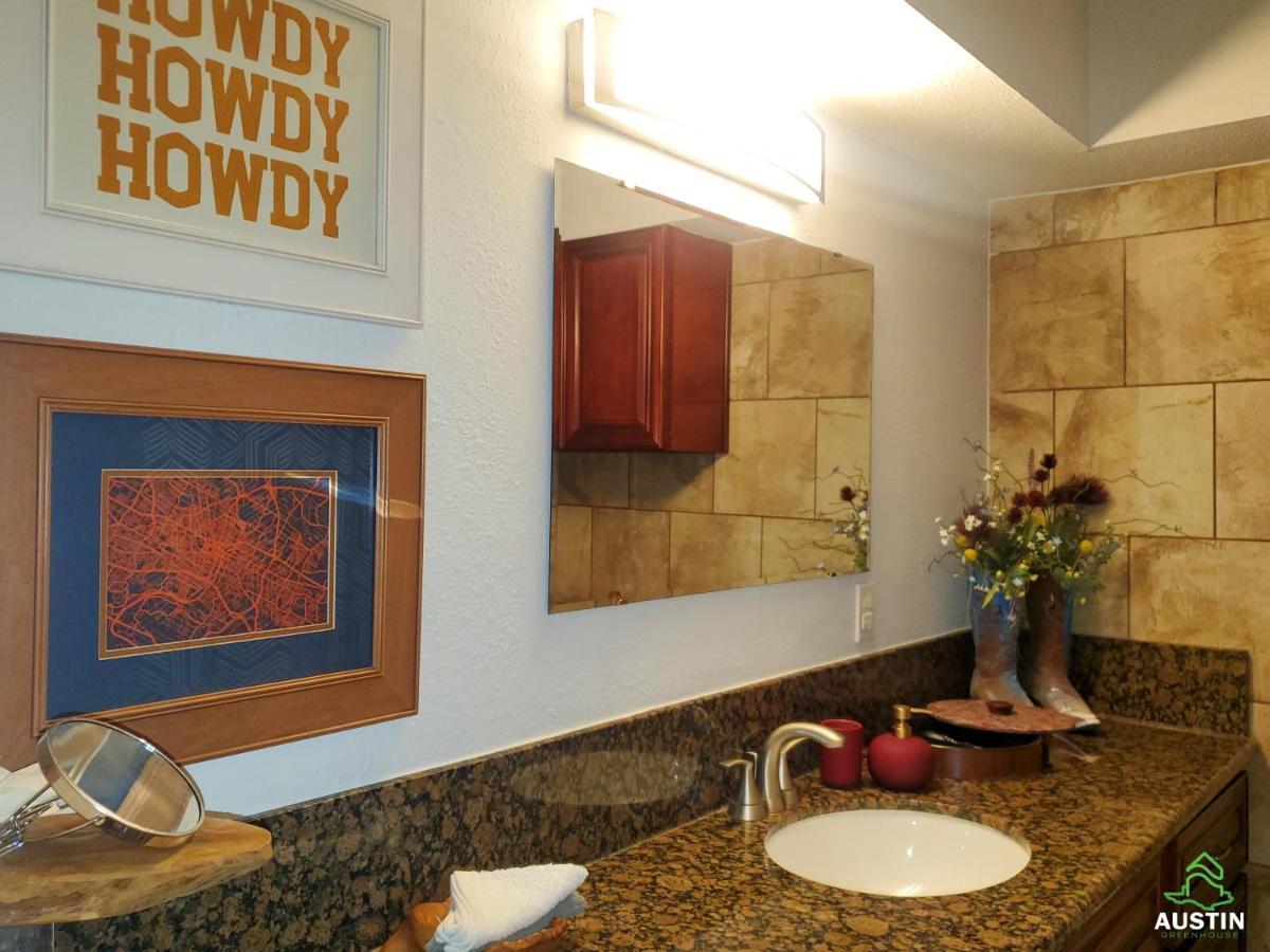 Austin Uncommon Room Rentals Exterior photo