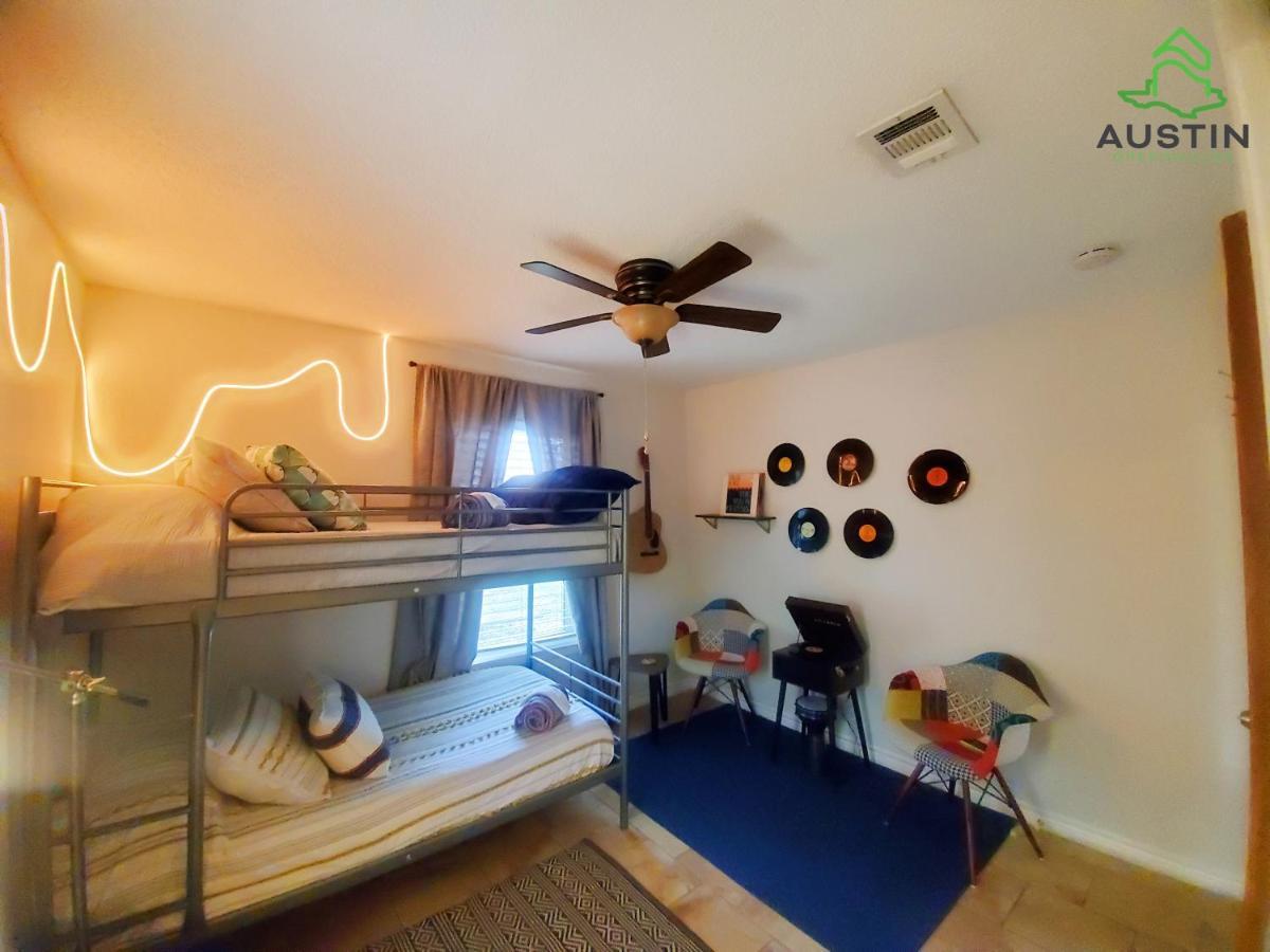 Austin Uncommon Room Rentals Exterior photo