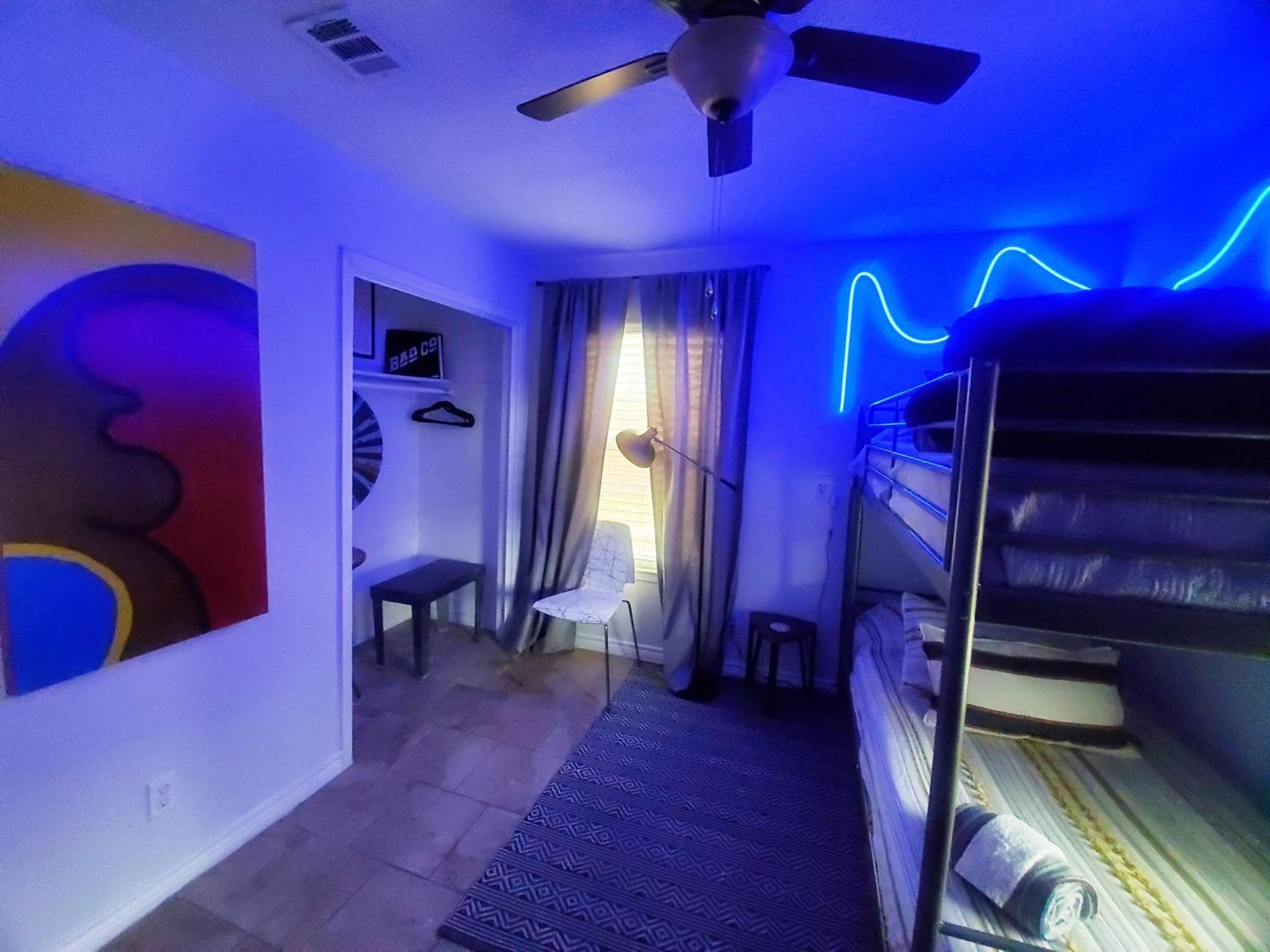 Austin Uncommon Room Rentals Exterior photo